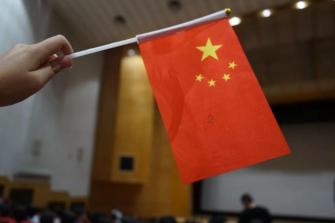 2023年我国网上零售额超15万亿元